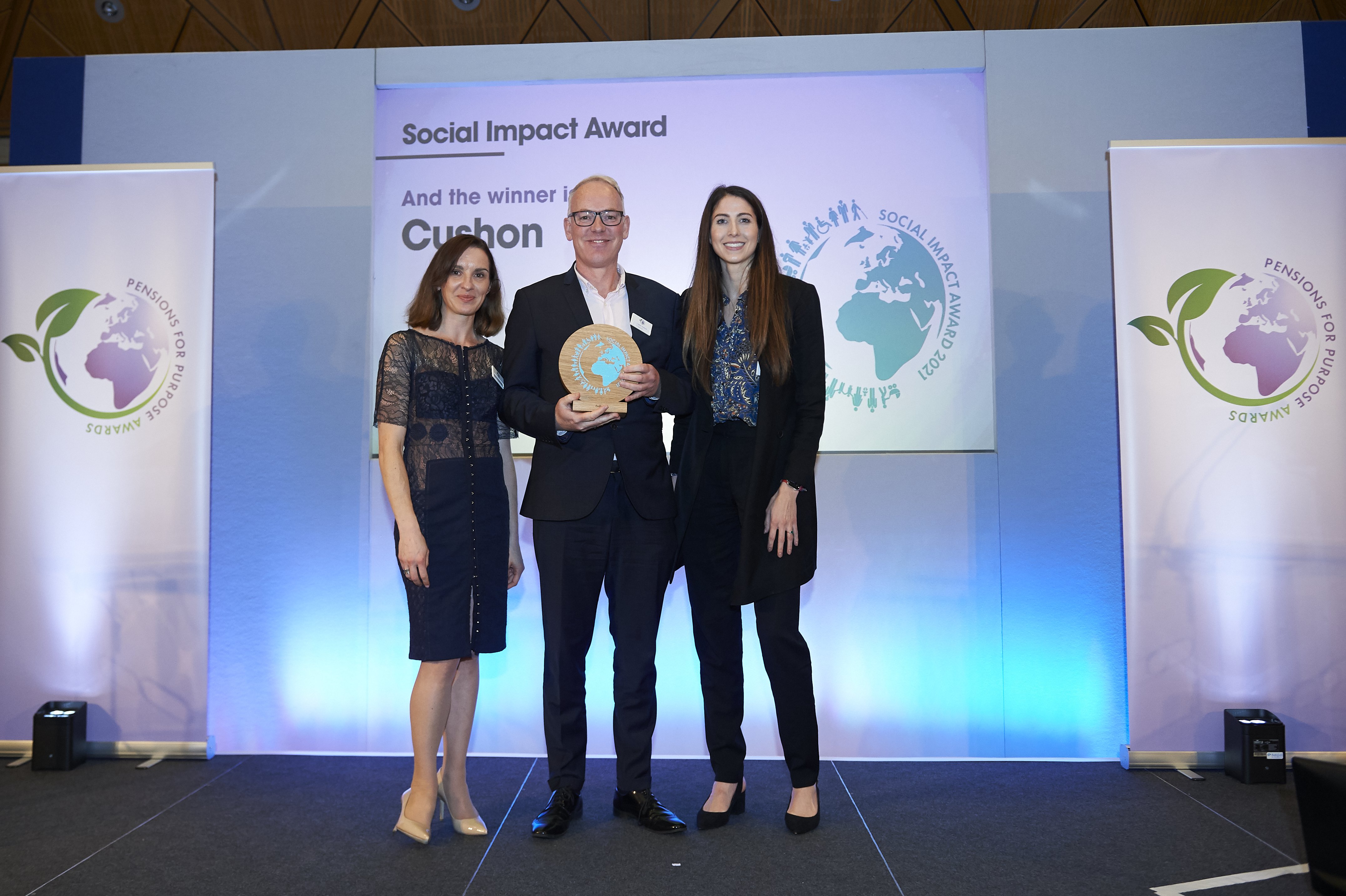 10-SocialImpact Award.jpg